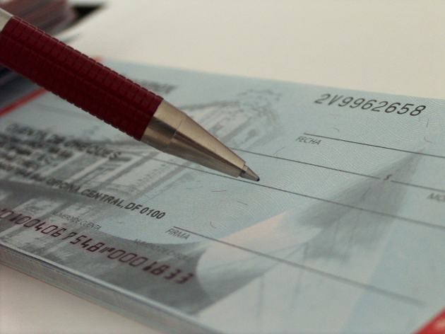 ASSEGNO NON TRASFERIBILE: l’onere di verificare che il pagamento venga effettuato all’effettivo beneficiario grava sul banchiere trattario