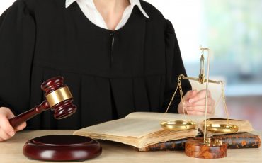 L’ordinanza che concede la provvisoria esecuzione del decreto ingiuntivo opposto non è impugnabile per cassazione