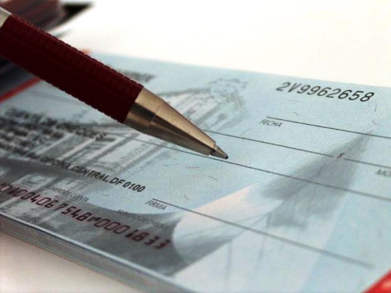 ASSEGNO: l’azione cartolare esercitata dal prenditore nei confronti del traente è qualificata come di regresso