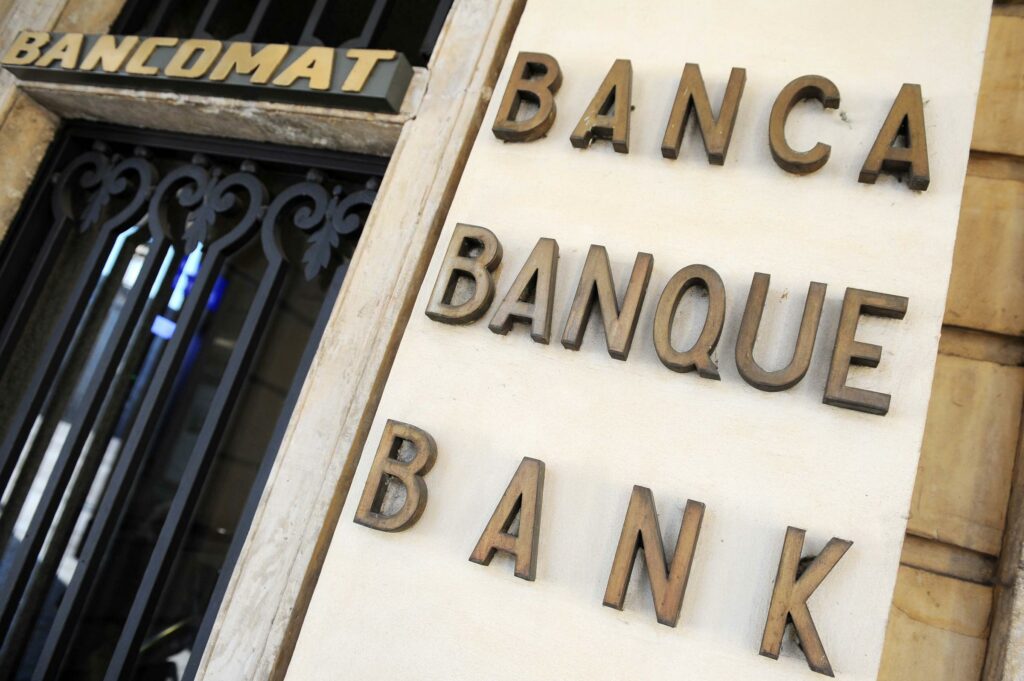INDEBITO BANCARIO: il cliente che agisce in giudizio deve depositare gli estratti di conto corrente per l’intera durata del rapporto
